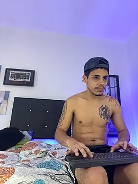 Snapshot of Luke_Stone chatting on October 15, 6:59 pm Luke Stone online show from October 15, 6:59 pm