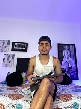 Snapshot of Luke_Stone chatting on October 13, 6:03 pm Luke Stone online show from October 13, 6:03 pm