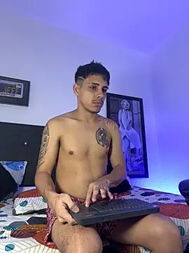 Snapshot of Luke_Stone chatting on October 26, 1:51 am Luke Stone online show from October 26, 1:51 am