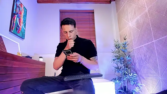Snapshot of Dustin_Sonne chatting on October 11, 3:54 am Dustin Sonne online show from October 11, 3:54 am