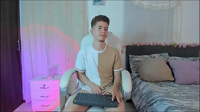 ThiagooJames online show from December 16, 5:58 am