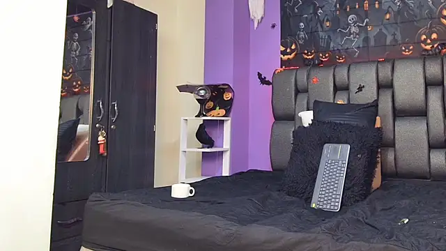 Snapshot of ashtoncooperr chatting on October 24, 7:15 pm ashtoncooperr online show from October 24, 7:15 pm