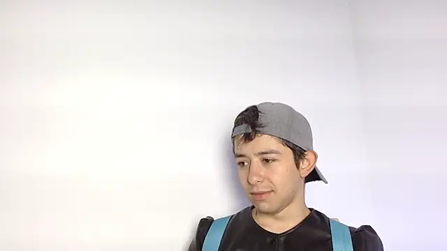 Aleecandrews online show from December 18, 1:34 am