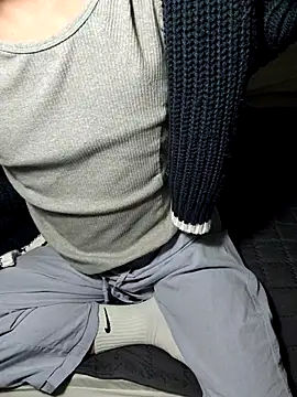 icejuljulju online show from March 26, 4:55 pm