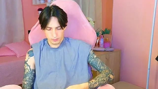 Snapshot of Martin_Jin chatting on October 19, 1:14 pm Martin Jin online show from October 19, 1:14 pm