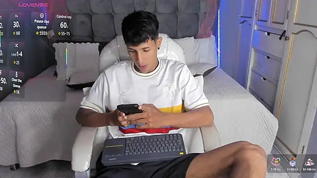 Snapshot of Juan_zabala chatting on October 14, 11:50 am Juan zabala online show from October 14, 11:50 am