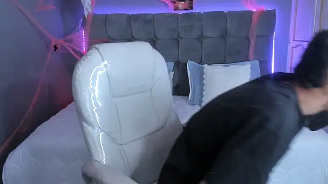 Juan zabala online show from October 18, 12:32 pm