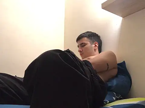 Snapshot of Cesar_Augusto chatting on September 12, 5:18 am Cesar Augusto online show from September 12, 5:18 am