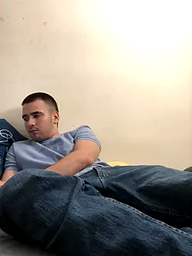 Snapshot of Cesar_Augusto chatting on October 17, 2:15 am Cesar Augusto online show from October 17, 2:15 am