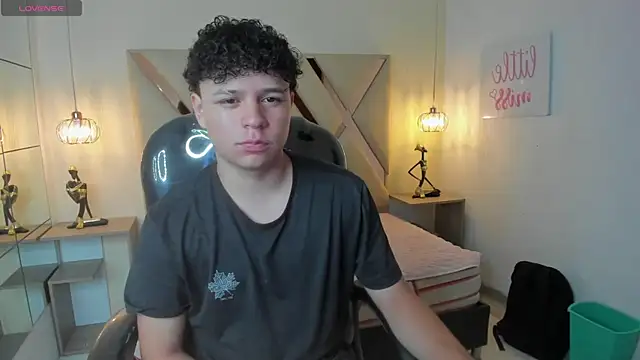 BenjaminBottonn online show from September 26, 8:17 pm