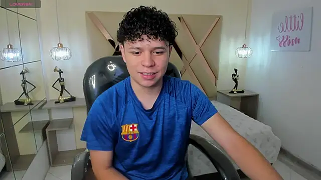 BenjaminBottonn online show from October 6, 8:35 pm