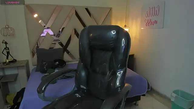 BenjaminBottonn online show from October 29, 8:56 pm