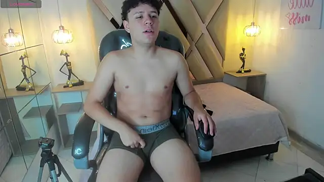 BenjaminBottonn online show from September 30, 8:12 pm