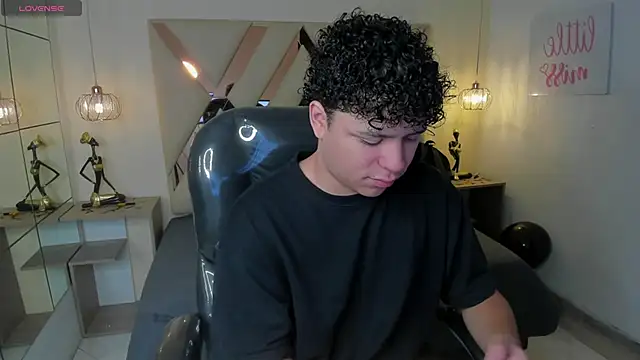 BenjaminBottonn online show from October 20, 8:02 pm