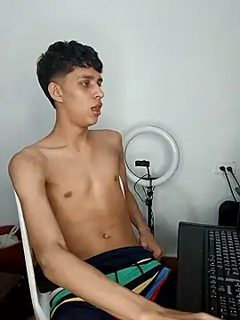 Snapshot of Allnei chatting on October 16, 7:00 pm Allnei online show from October 16, 7:00 pm