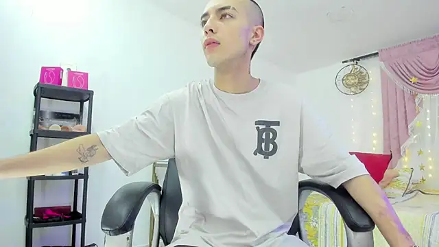 Dereck Boy8 online show from September 22, 8:08 pm