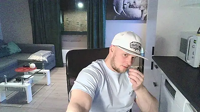 Dartanjanas13 online show from February 19, 8:27 pm