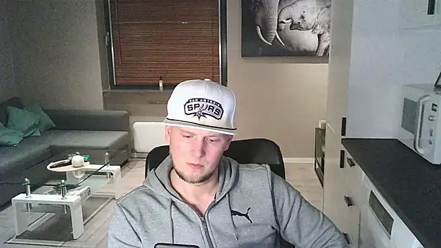 Snapshot of Dartanjanas13 chatting on October 10, 8:45 pm Dartanjanas13 online show from October 10, 8:45 pm
