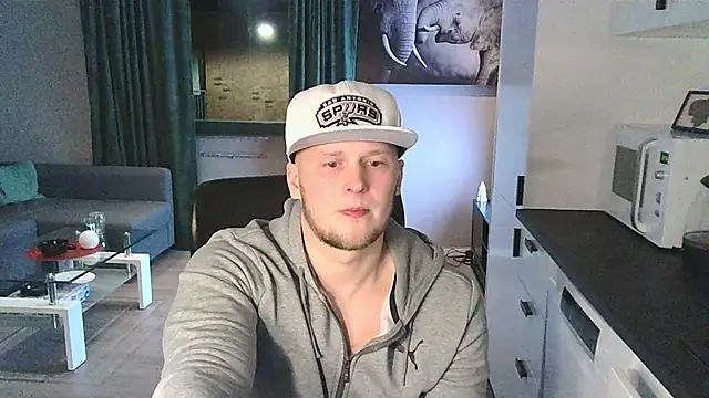 Dartanjanas13 online show from February 18, 8:17 pm