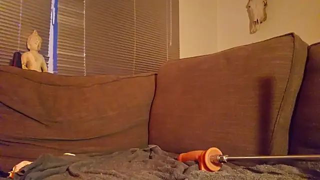 MstrWulf online show from April 4, 6:38 pm