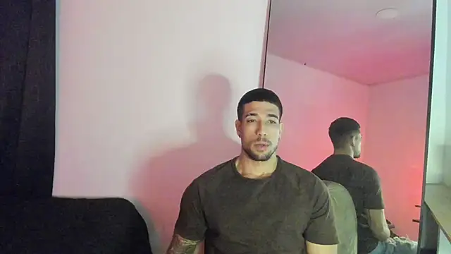 Snapshot of ThiagoLugo chatting on October 26, 6:15 am ThiagoLugo online show from October 26, 6:15 am