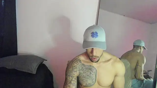 Snapshot of ThiagoLugo chatting on October 27, 8:33 pm ThiagoLugo online show from October 27, 8:33 pm