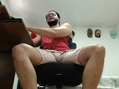 cloudsxxx online show from February 28, 4:28 pm