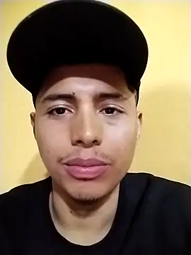 Snapshot of Lil_condor_bby1 chatting on October 25, 11:06 pm Lil condor bby1 online show from October 25, 11:06 pm