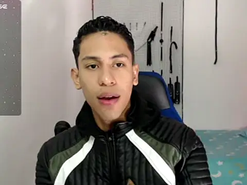 Snapshot of dylan_apol0 chatting on September 17, 6:58 am dylan apol0 online show from September 17, 6:58 am