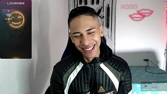 Snapshot of dylan_apol0 chatting on October 5, 4:49 am dylan apol0 online show from October 5, 4:49 am