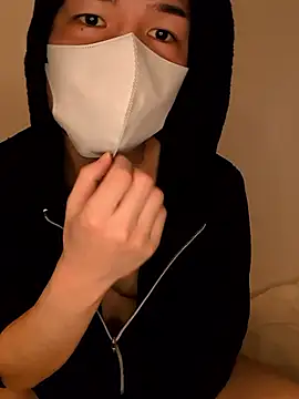 kqitooo online show from March 18, 4:21 pm