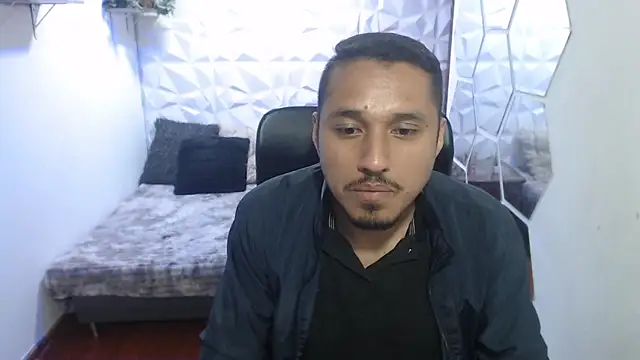 ColombiaStrip online show from April 23, 2:49 am