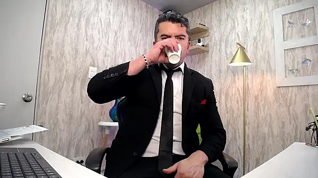 JuanKFit 45 online show from February 12, 3:56 am