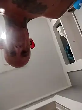 hugenicecock7979 online show from October 3, 6:07 am