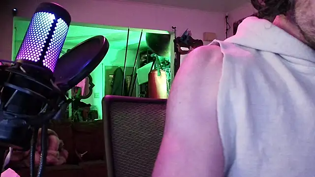 Snapshot of MasterDaddyCool chatting on October 27, 6:16 am MasterDaddyCool online show from October 27, 6:16 am