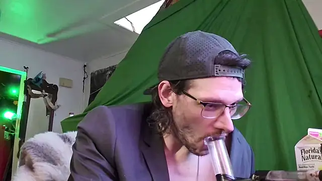 Snapshot of MasterDaddyCool chatting on October 21, 6:05 am MasterDaddyCool online show from October 21, 6:05 am