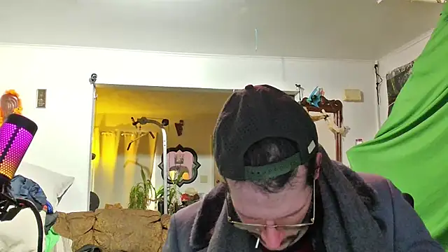 Snapshot of MasterDaddyCool chatting on October 31, 9:29 pm MasterDaddyCool online show from October 31, 9:29 pm