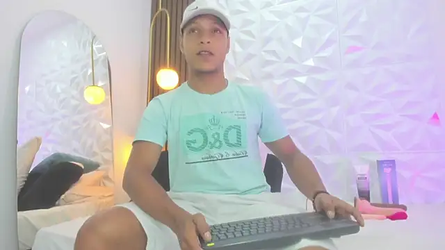 Snapshot of Ricky_Owens1 chatting on October 10, 2:11 pm Ricky Owens1 online show from October 10, 2:11 pm