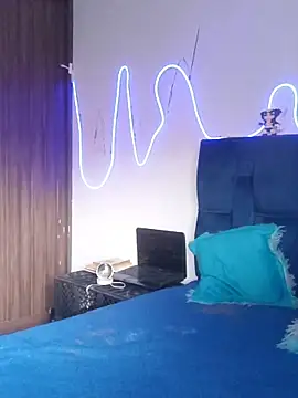 Snapshot of Tattoboy19cm chatting on October 18, 6:35 pm Tattoboy19cm online show from October 18, 6:35 pm