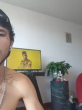 Snapshot of Tattoboy19cm chatting on October 14, 9:22 pm Tattoboy19cm online show from October 14, 9:22 pm