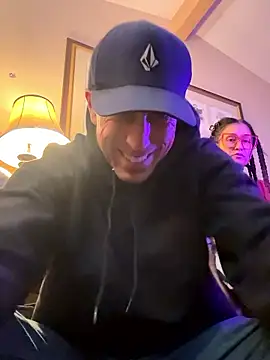 kmeout online show from January 12, 11:25 am