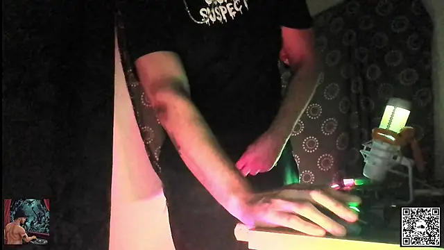 Snapshot of DjDiCKmannOnE chatting on October 20, 8:35 pm DjDiCKmannOnE online show from October 20, 8:35 pm