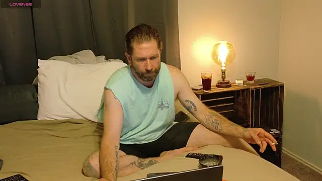 danoo84 online show from April 8, 2:45 am