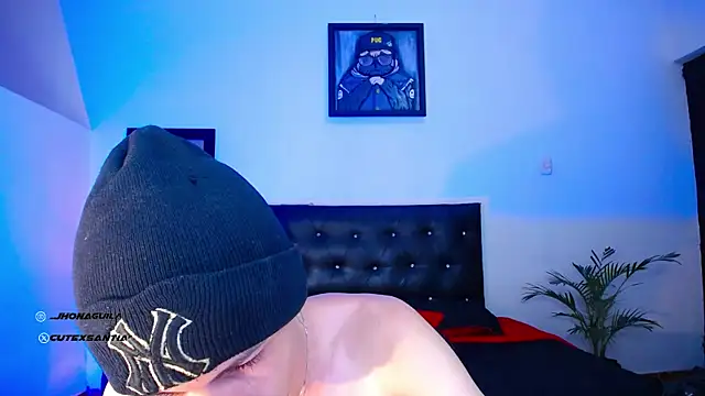 Snapshot of santiago_cutex chatting on October 24, 10:50 am santiago cutex online show from October 24, 10:50 am