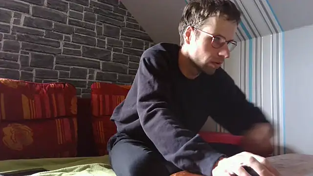 Snapshot of vers92_seb chatting on October 3, 1:38 pm vers92 seb online show from October 3, 1:38 pm
