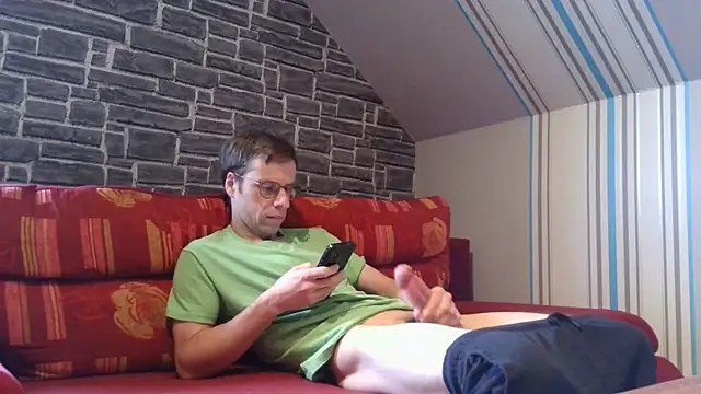 Snapshot of vers92_seb chatting on October 12, 8:52 am vers92 seb online show from October 12, 8:52 am
