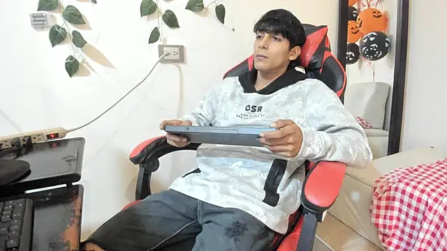 axel rousse2 online show from November 4, 12:01 am