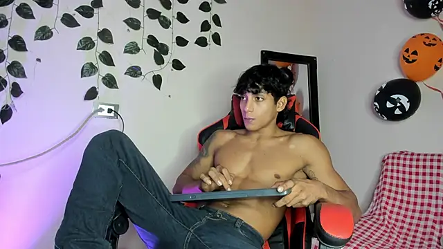 axel rousse2 online show from October 31, 10:57 pm