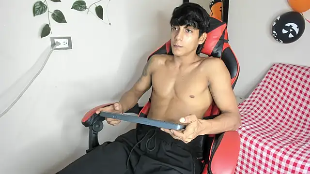 axel rousse2 online show from November 7, 10:13 pm