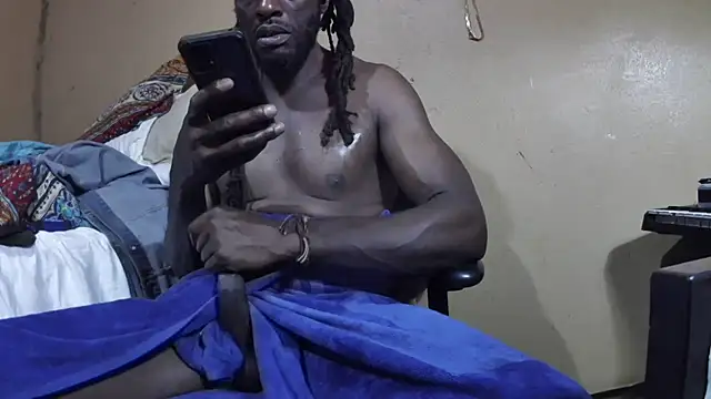 EYEzIAM online show from April 1, 4:14 am